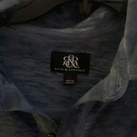 Half Button up - Picture 2 of 3